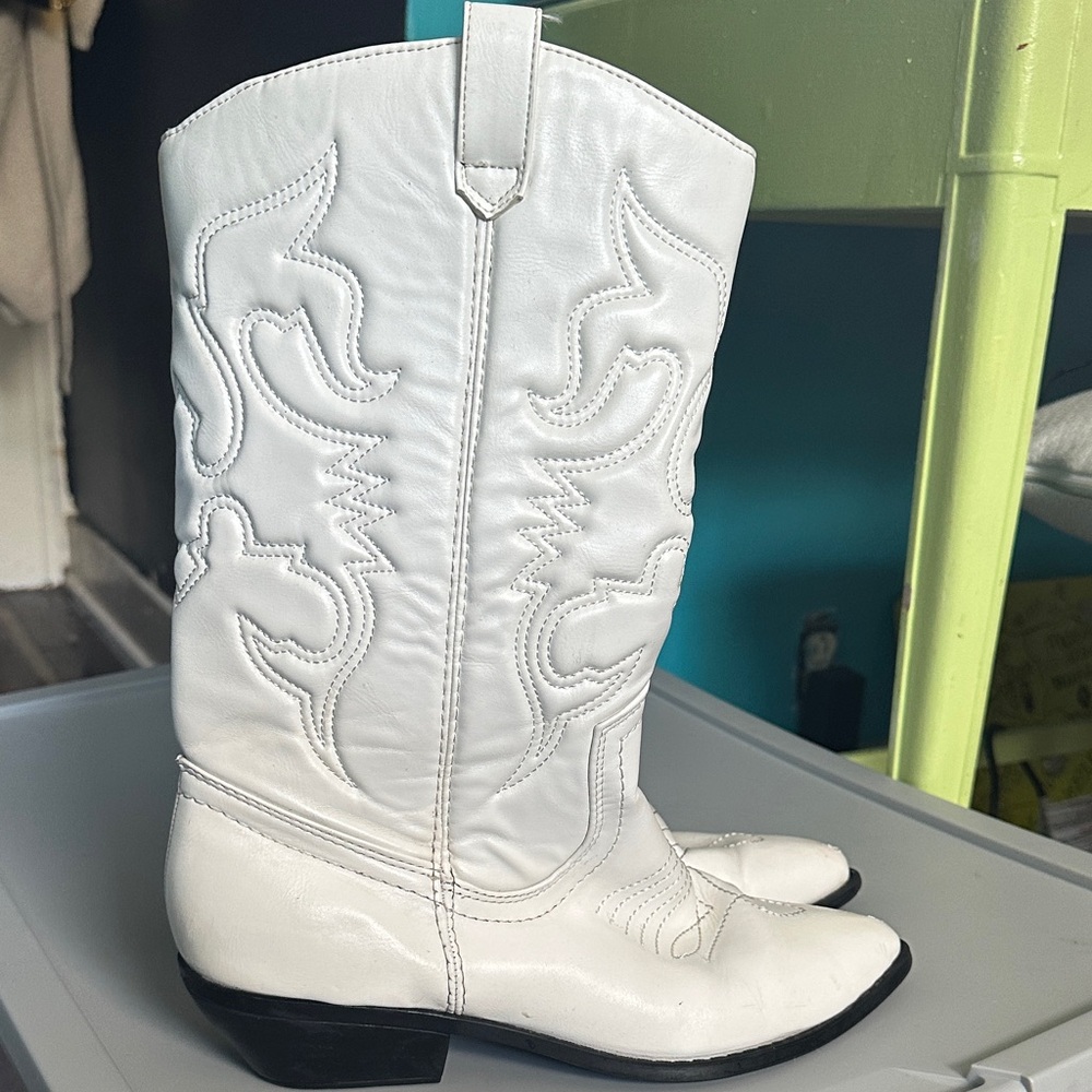 White Western Cowboy Boots